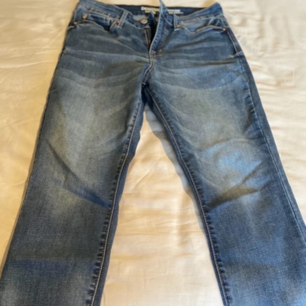 Women’s Denizen Levi’s jeans